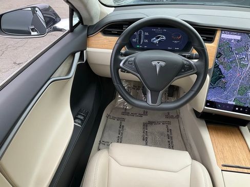 Used 2019 Tesla Model S Standard Range AWD/4WD image 37