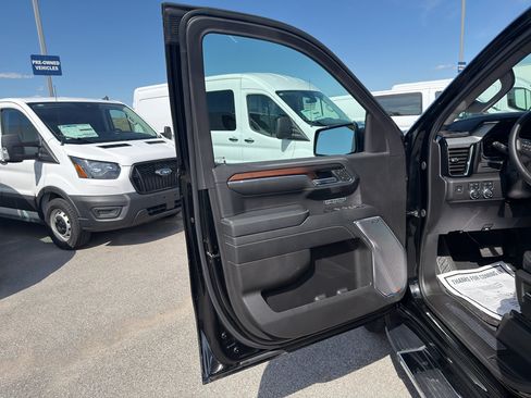 Used 2025 GMC Sierra 1500 Denali AWD/4WD image 18