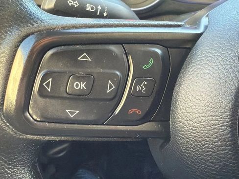 Used 2021 Jeep Gladiator Sport image 12