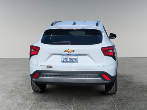 Used 2024 Chevrolet Trax LT image 4