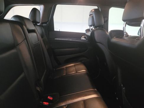 Used 2018 Jeep Grand Cherokee Limited image 19