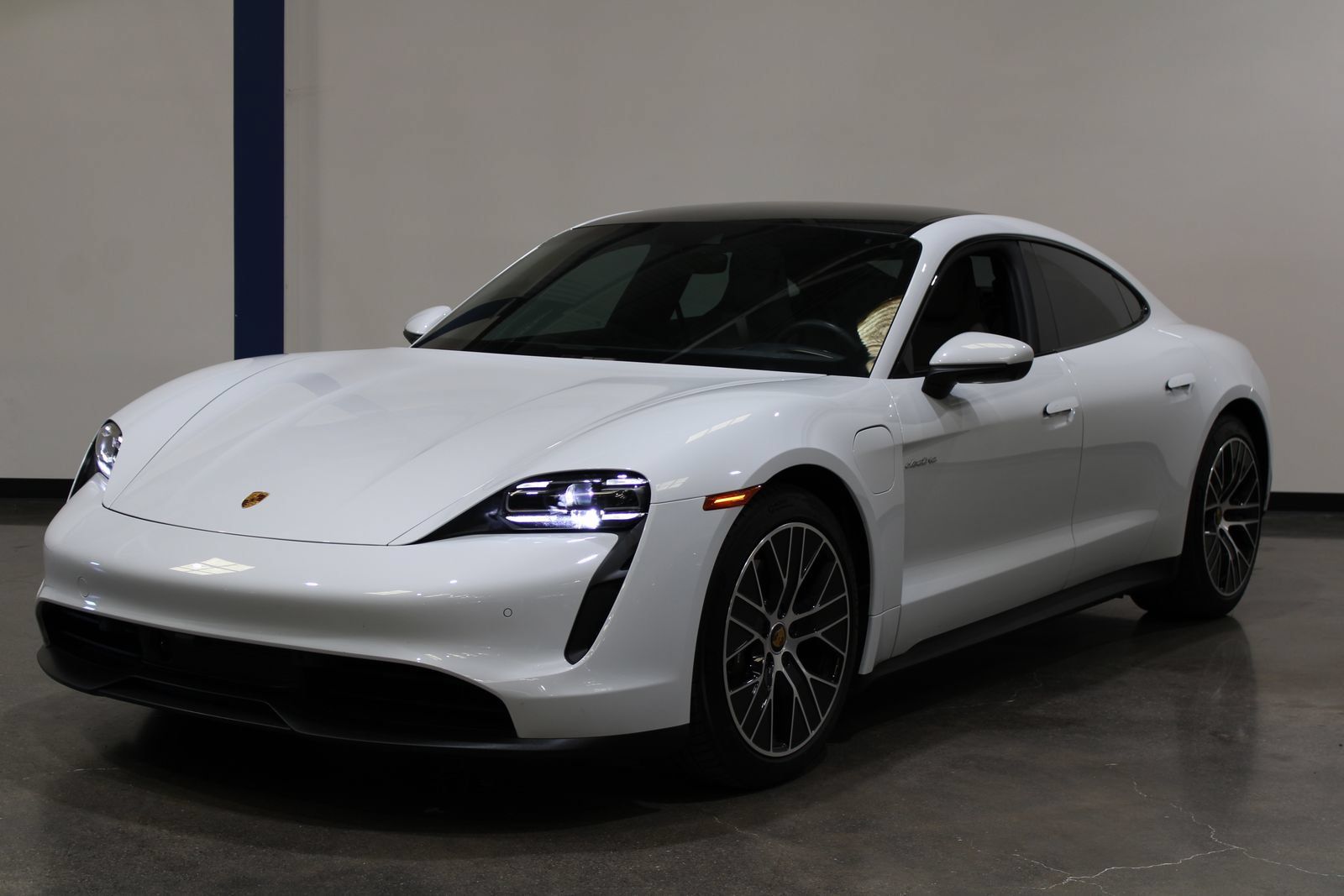Used 2023 Porsche Taycan RWD image 7