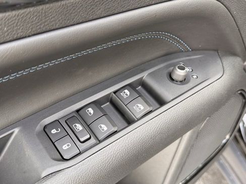 New 2026 Jeep Compass Limited image 12