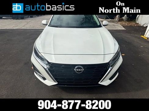 Used 2023 Nissan Altima 2.5 SV w/ SV Premium Package FWD image 8