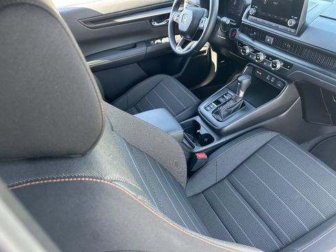 Used 2025 Honda CR-V Sport image 13