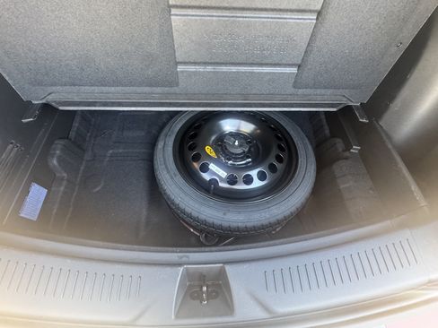 Used 2023 Buick Encore GX Essence w/ Experience Buick Package FWD image 8