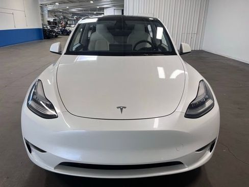 Used 2021 Tesla Model Y Long Range image 8
