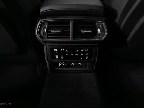 Used 2025 Lamborghini Urus SE image 38