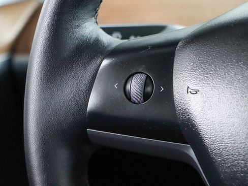 Used 2022 Tesla Model 3 Performance image 13