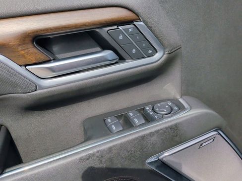Used 2025 Chevrolet Silverado 2500 High Country w/ Technology Package AWD/4WD image 11