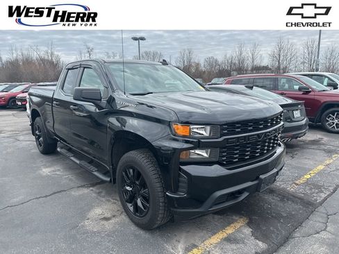 Used 2021 Chevrolet Silverado 1500 Custom image 1