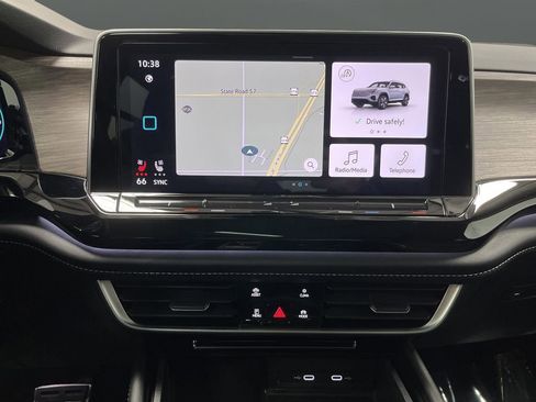 Used 2024 Volkswagen Atlas SEL Premium R-Line image 9