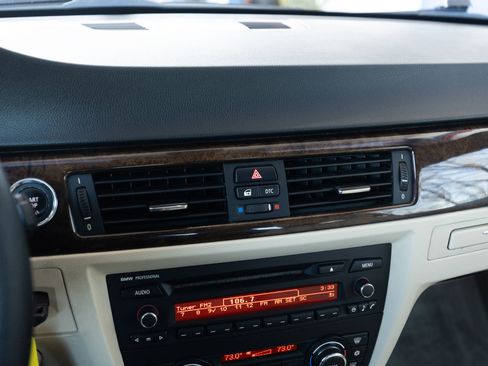 Used 2009 BMW 328i Convertible image 20