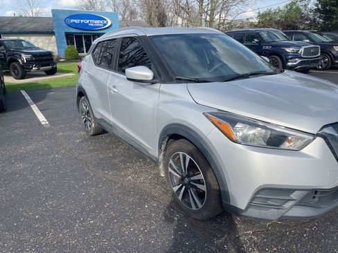 Used 2018 Nissan Kicks SV FWD image 6