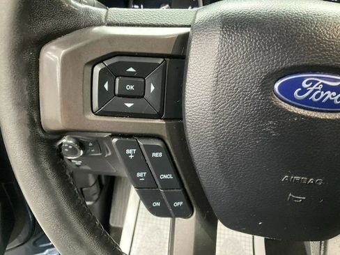 Used 2020 Ford Expedition XLT image 18