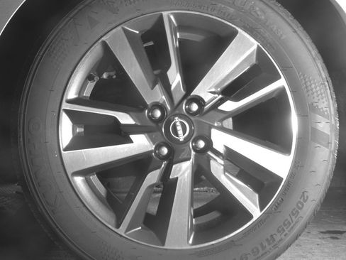 Used 2025 Nissan Versa SV FWD image 14