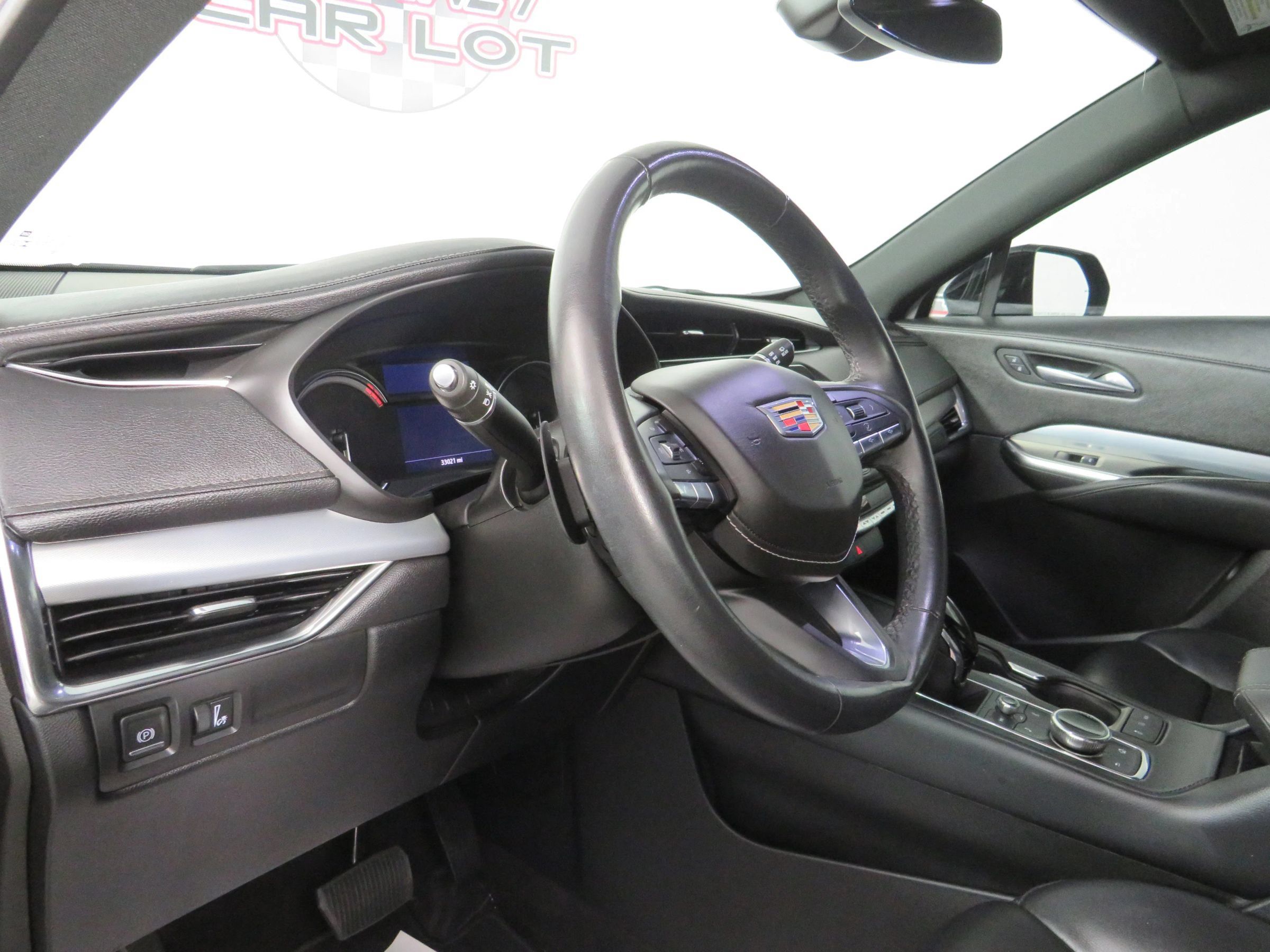 Used 2020 Cadillac XT4 Premium Luxury FWD image 10