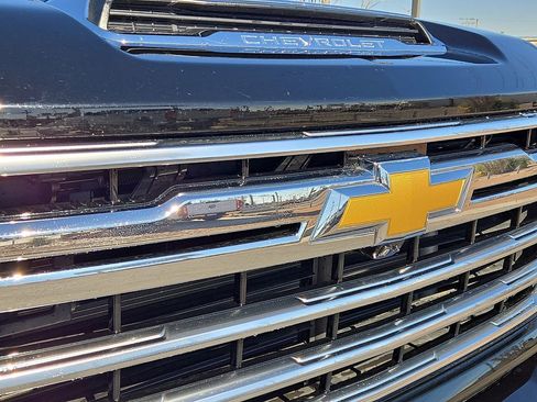 Used 2024 Chevrolet Silverado 2500 High Country image 7