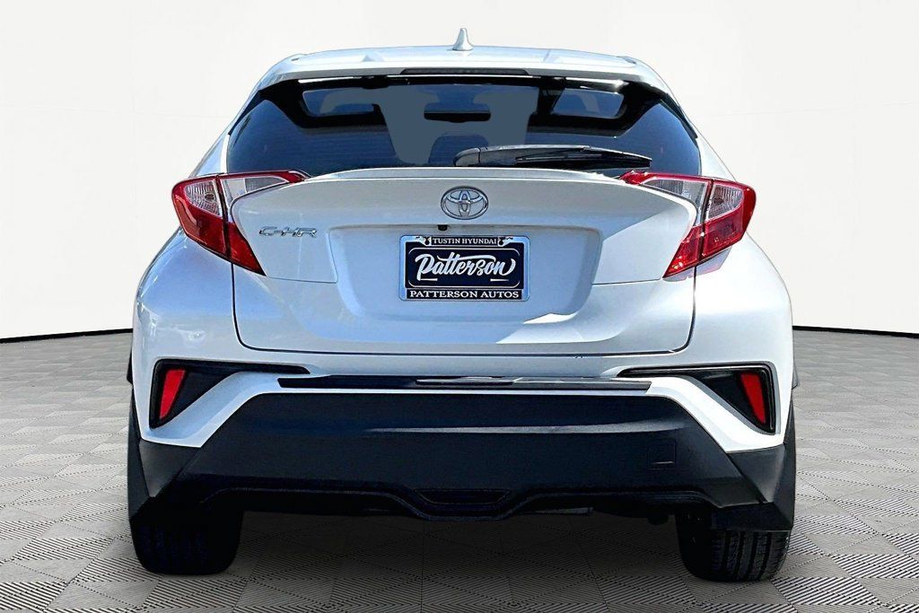 Used 2018 Toyota C-HR XLE FWD image 5