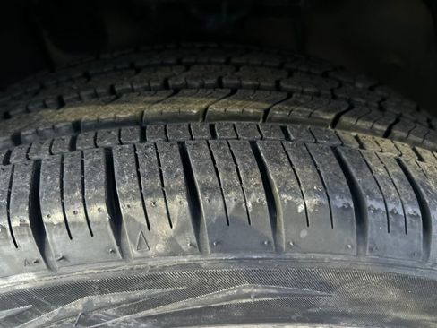 Used 2023 Kia Niro SX Touring image 30