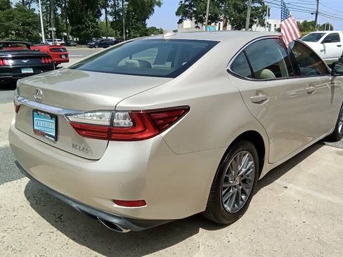 Used 2018 Lexus ES 350 w/ Premier Package image 4