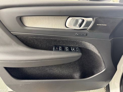 New 2025 Volvo XC40 B5 Plus w/ Climate Package image 15