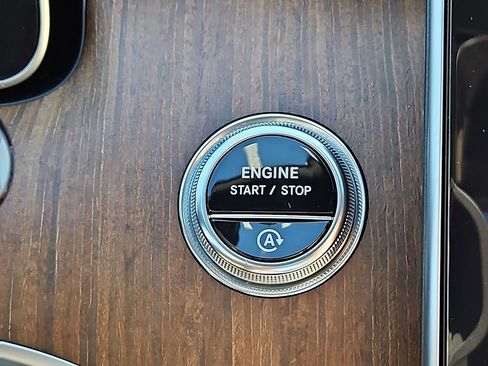 Used 2022 Mercedes-Benz C 300 Sedan image 23