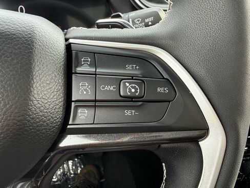 Certified 2023 Jeep Grand Cherokee Altitude image 17