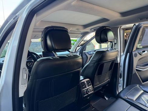 Used 2017 Mercedes-Benz GLS 550 4MATIC image 17