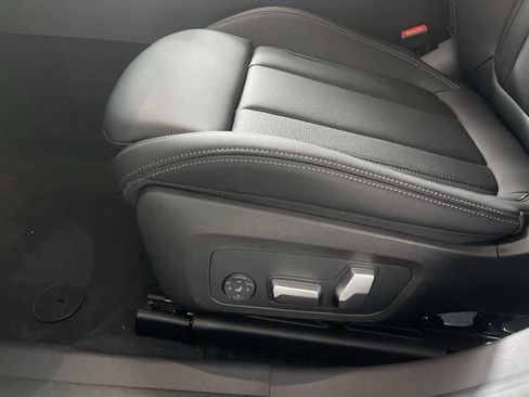 Certified 2023 BMW 330i xDrive 330i xDrive w/ Driving Assistance Package image 10