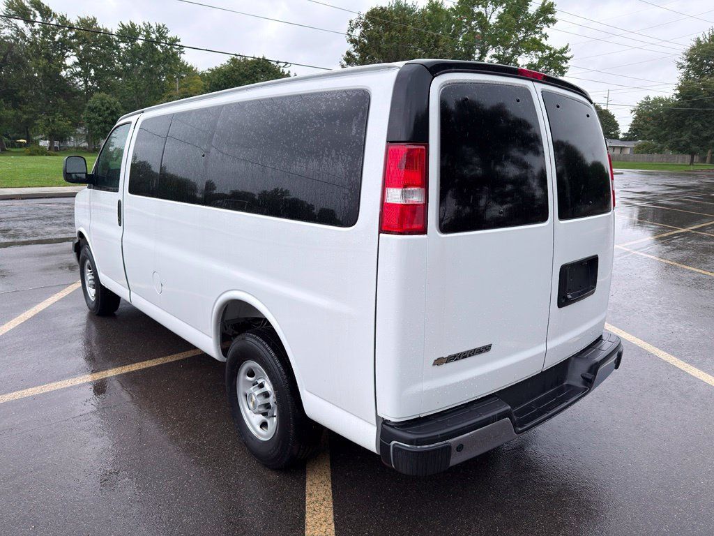 New 2025 Chevrolet Express 3500 LS w/ Chrome Appearance Package RWD image 9