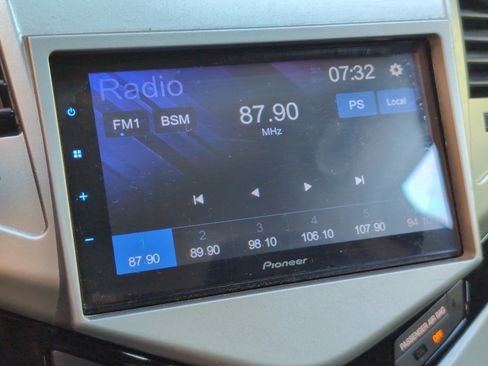 Used 2014 Chevrolet Cruze LT image 19