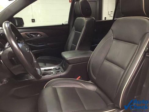 Used 2022 Chevrolet Traverse Premier w/ Redline Edition AWD/4WD image 26