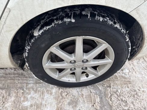 Used 2015 Toyota Prius C Four image 26