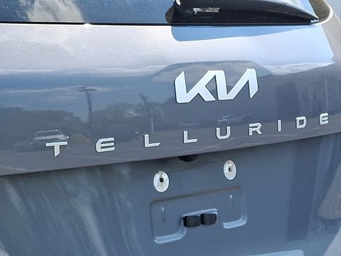 Certified 2024 Kia Telluride LX FWD image 30