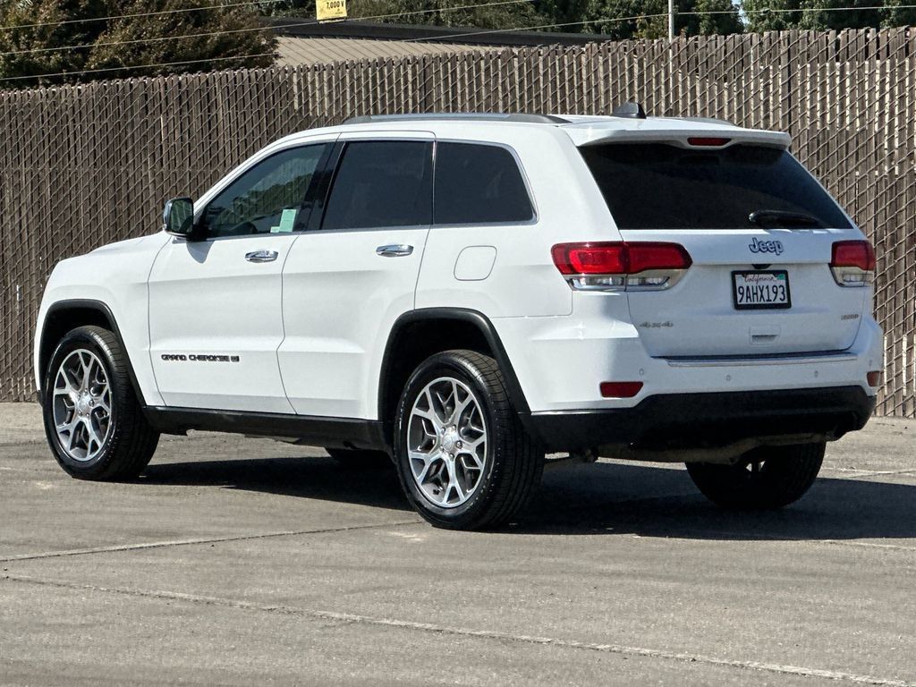 Used 2022 Jeep Grand Cherokee Limited w/ Tech Group AWD/4WD image 5