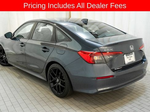Used 2023 Honda Civic Sport image 3