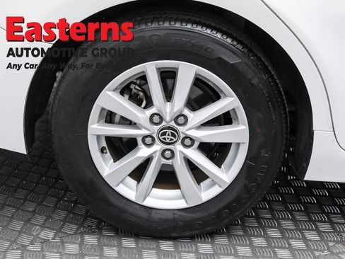 Used 2025 Toyota Camry LE image 29