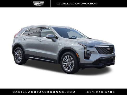 Used 2025 Cadillac XT4 Premium Luxury FWD image 3