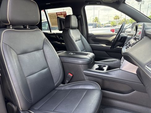 Used 2021 GMC Yukon SLT w/ SLT Premium Package AWD/4WD image 34
