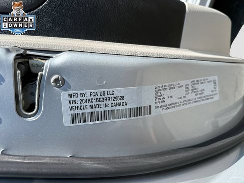 Used 2024 Chrysler Pacifica Touring-L FWD image 30