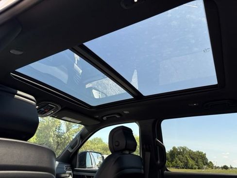 New 2026 Jeep Grand Wagoneer 4WD image 10