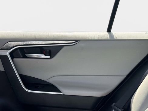 Used 2023 Toyota RAV4 XLE Premium image 13