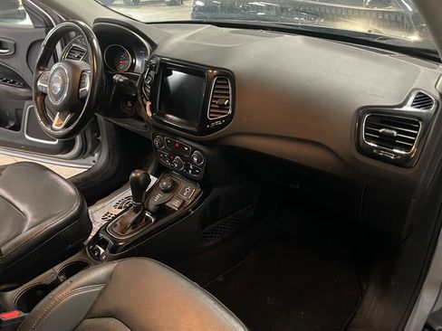 Used 2019 Jeep Compass Limited image 16