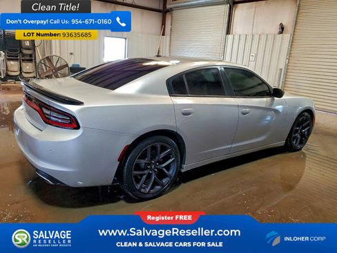 Used 2020 Dodge Charger SXT w/ Blacktop Package image 4