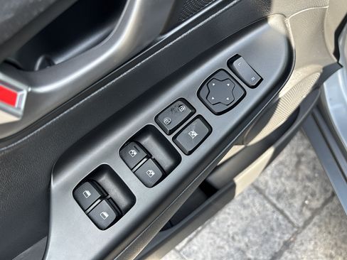 Used 2021 Hyundai Kona Limited FWD image 11