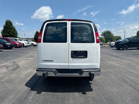 Used 2023 Chevrolet Express 2500 w/ Driver Convenience Package image 7