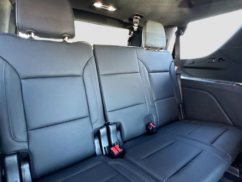 Used 2022 Chevrolet Tahoe Z71 w/ Luxury Package image 27