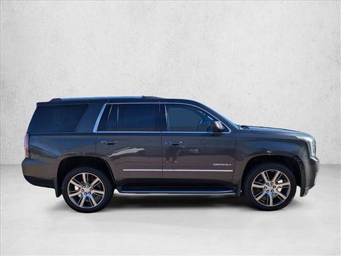Used 2018 GMC Yukon Denali image 4