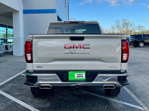 New 2026 GMC Sierra 1500 SLE image 5